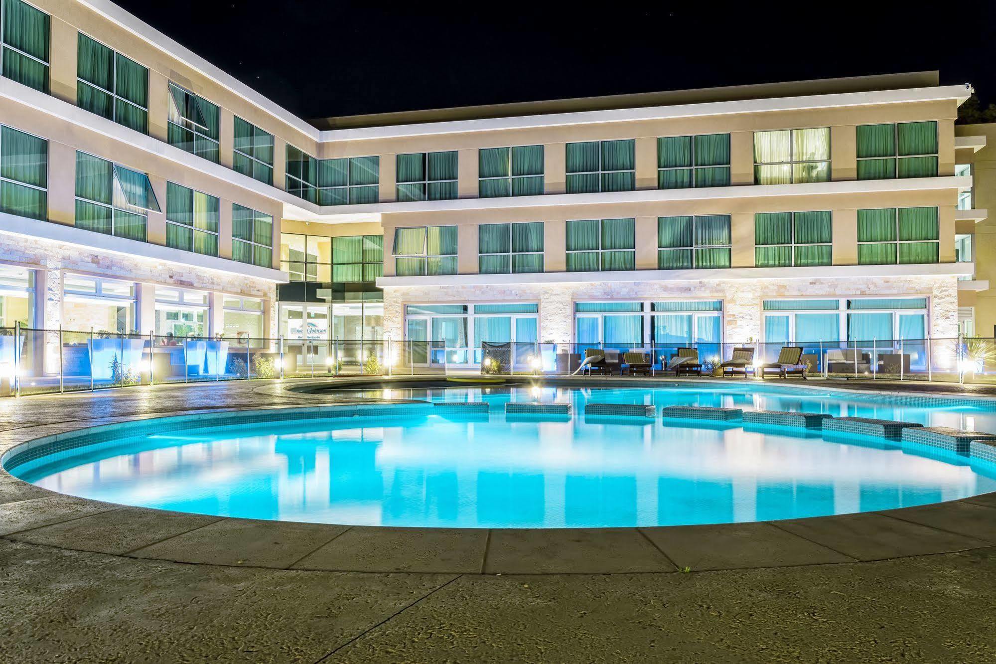 Howard Johnson Neuquen Bagian luar foto